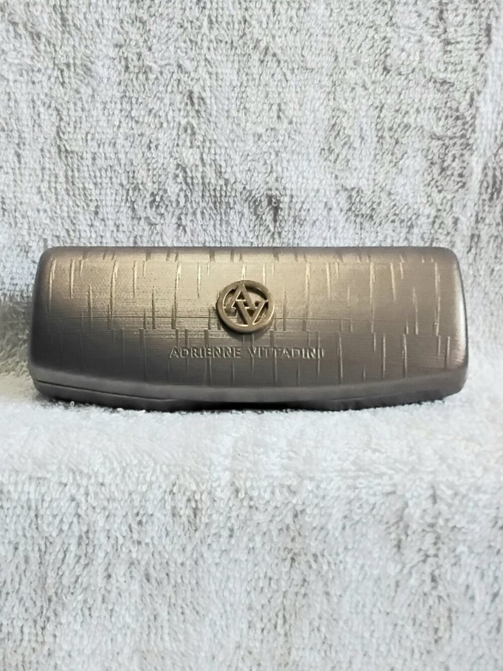 Genuine 6 1/4" Adrienne Vittadini Hard Shell Eyeglass Case That Snaps Shut!!